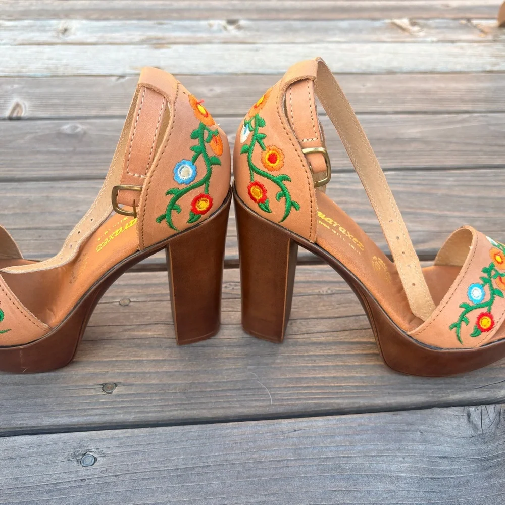 Tan Floral Embroidered Women's Heels - Picture 5 of 9